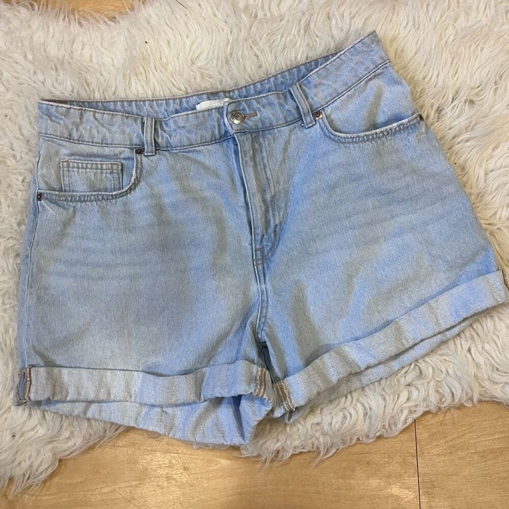 H&M casual light wash blue shorts 12